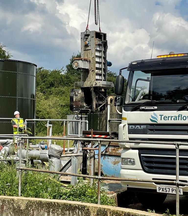 Terraflow_'s tweet image. Great work from #teamTerraflow who have been on-site with one of our HIABs, using it to remove a band screen and drop a screw classifier in its place. Nice result 👍🏻

#Terraflow #HIAB #WaterTreatment #Drainage #Dewatering #Wastewater