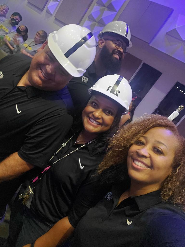 AP_Bogarty's tweet image. 2021 Convocation 

#BetheOneLCISD
#FamilyReunion