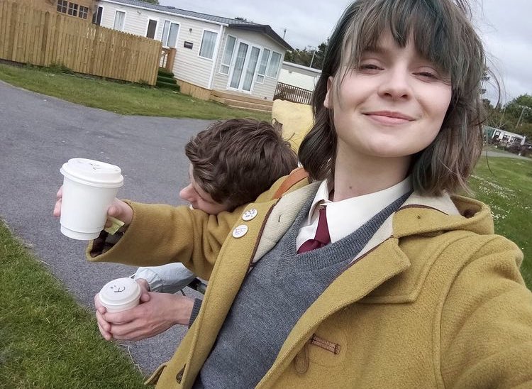 데이팅 앰버.. 최근에 봤던 영화 중 제일 귀여웠던 영화 ( ･ᴗ･̥̥̥ ) 촬영이후에도 에디와 엠버 배우가 친하게 지내고 인스타에 종종 사진 올려줘...