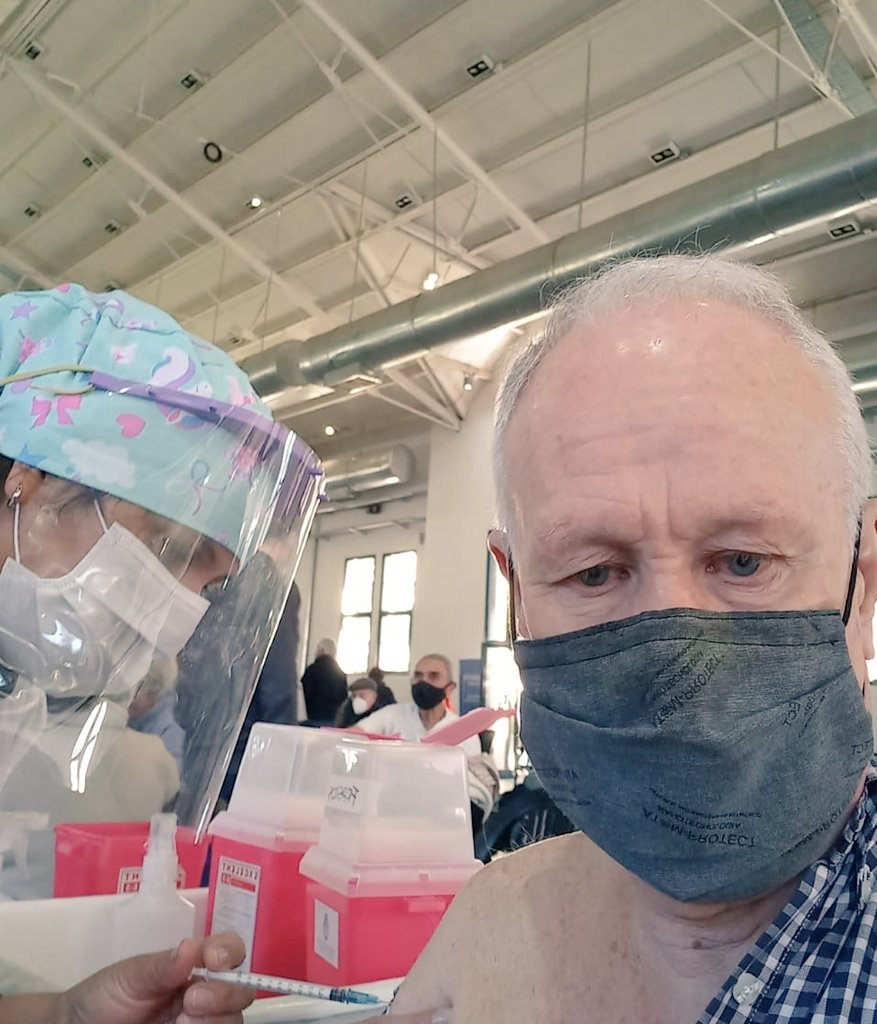 1° dosis con Sputnik. 
2° dosis con Moderna. 
#VacunarSalvaVidas