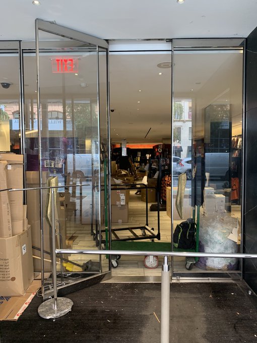 Spirit Halloween Queens 2022 Barneys Former Chelsea Store In Nyc Is Now A Spirit Halloween