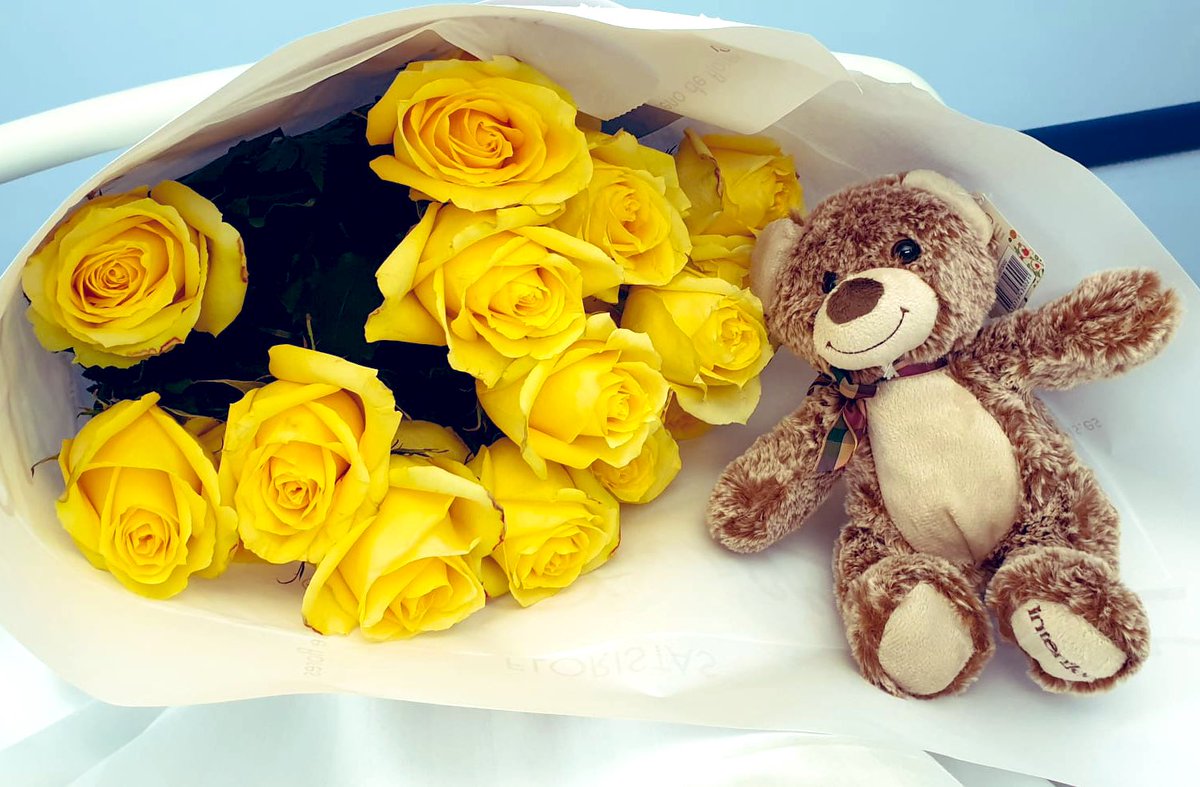 LiliCross_'s tweet image. Pues dicho y hecho! Ayer que os dije que me encontraba mal… que estaba con contracciones… pues nos ha traído al pequeño astronauta. Está mal que yo diga que es muy bonito? Y su nombre: Dante 😍 os iré contando, pero de momento estamos en el hospital y todo ha salido muy bien