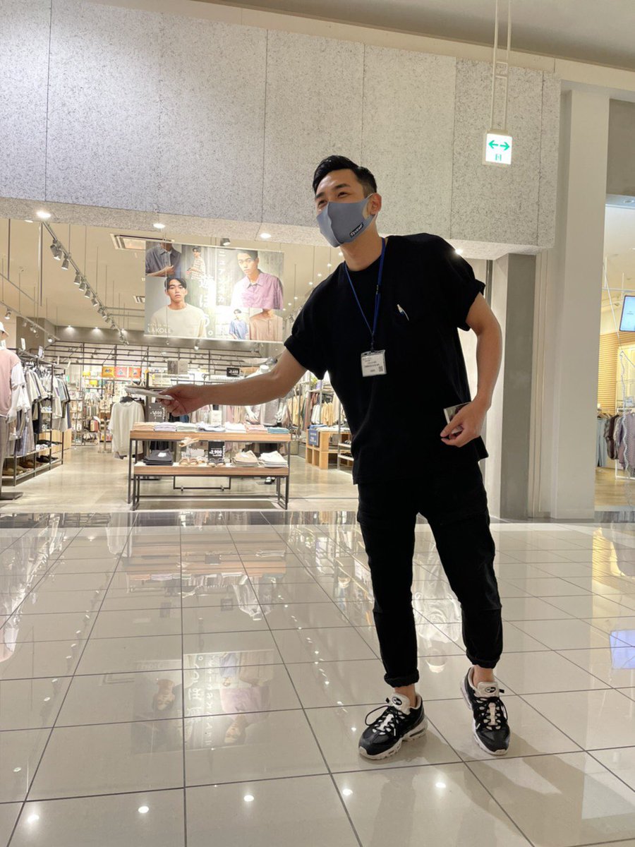 natureCEO_Kei's tweet photo. 世間認知度90%以上の
あの商品のPRスタッフ！！

この夏に入社決まった方は
代理店売り上げ
"全国ランキング1位"の
和田くんの営業スキルを
直近で直接学べます。

【関西エリア限定】
(※九州から引っ越して入社する予定の女の子もいます)

※ちなみに和田くん中卒です。

https://t.co/URXMILydD6 https://t.co/SwSZ9RSC1Q