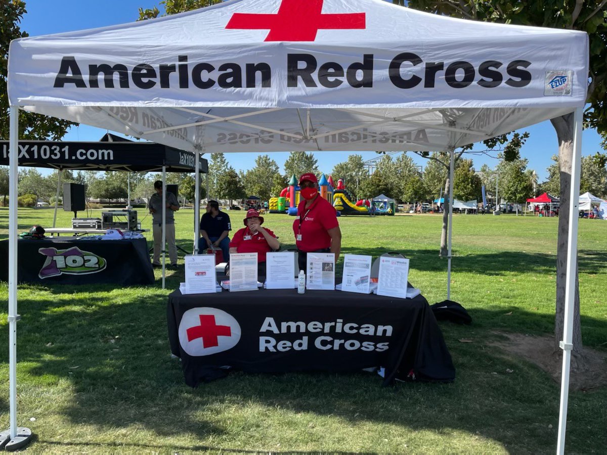 SoCal_RedCross's tweet photo. Our Disaster Services team represented the #SoCalRegion at the National Night Out events hosted by @CityofHesperia & @cityofvv. Thanks to our team for sharing how we help communities when they are in need! ⛑️ https://t.co/CrSkCjeDPA