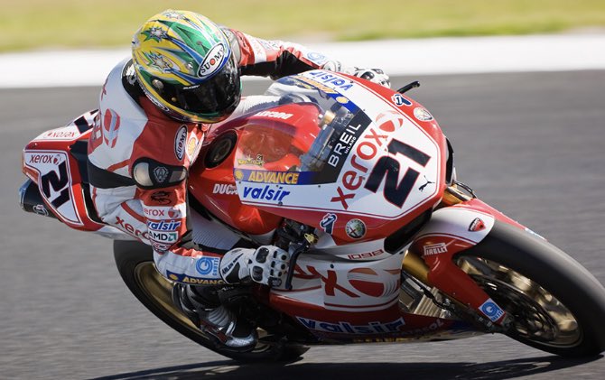 AntonioRamosGP's tweet photo. Troy Bayliss 🇦🇺
#21 Xerox-Ducati 1098
Phillip Island 2008
🏆🏆🏆
#Legend @TroyBaylisstic @ducaticorse @DucatiMotor https://t.co/cmoZBxyTJU