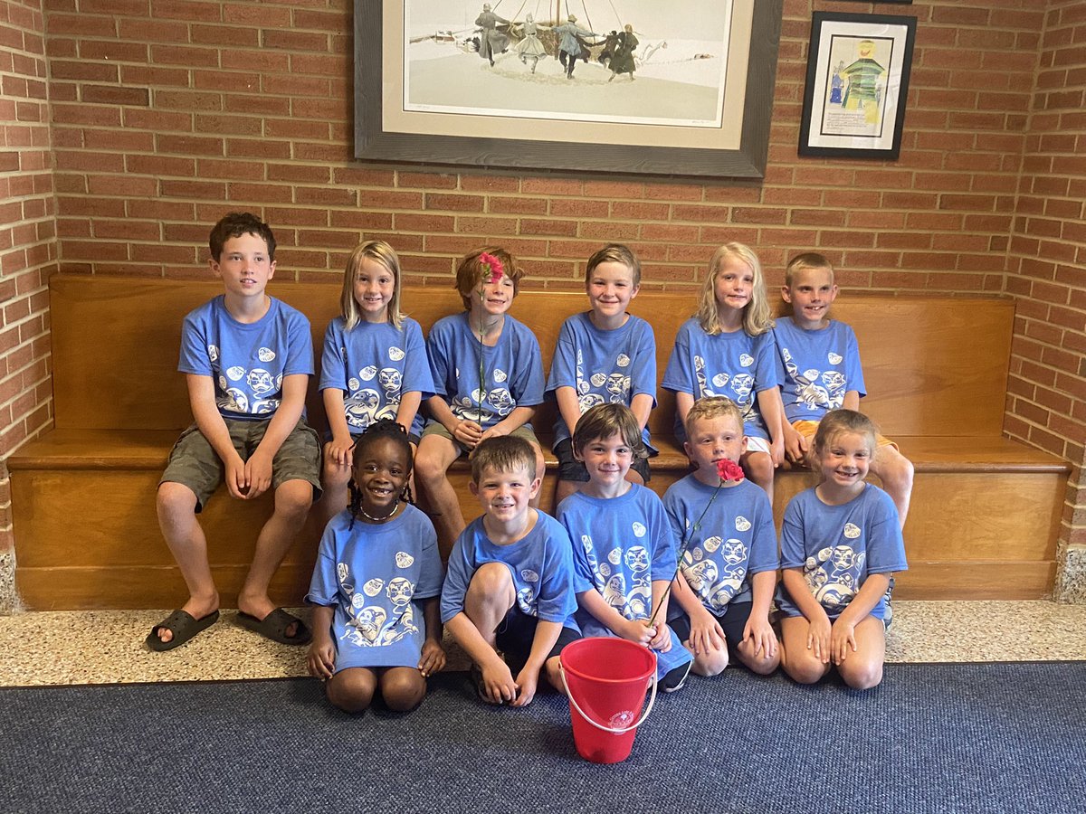 Many thanks to Makoto who visited EW to spread a little kindness today! Flowers, water, and lollipops are so very appreciated! #KindnessMatters #DASDPride