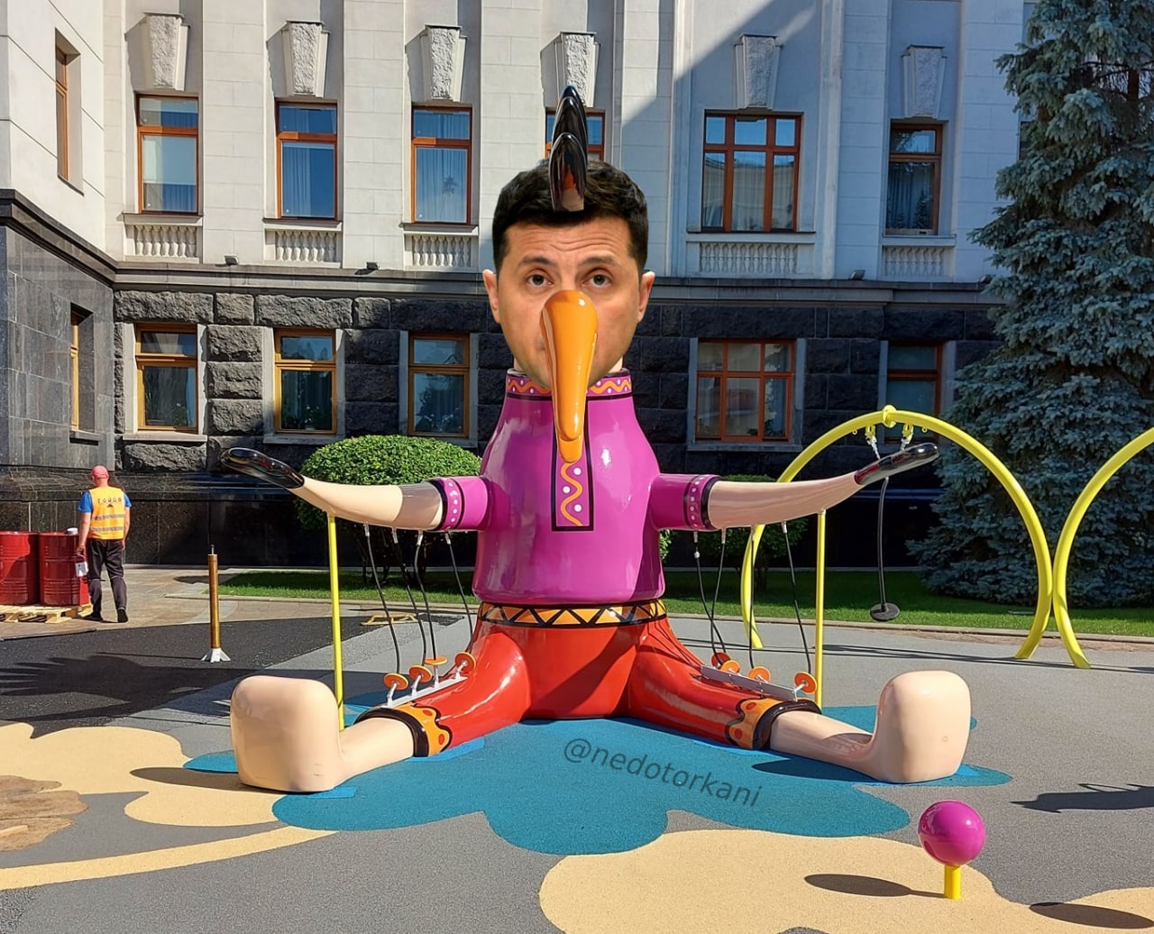 Бійці Нацгвардії захищають півня біля Офісу Президента від учасників мітингу - Цензор.НЕТ 2964