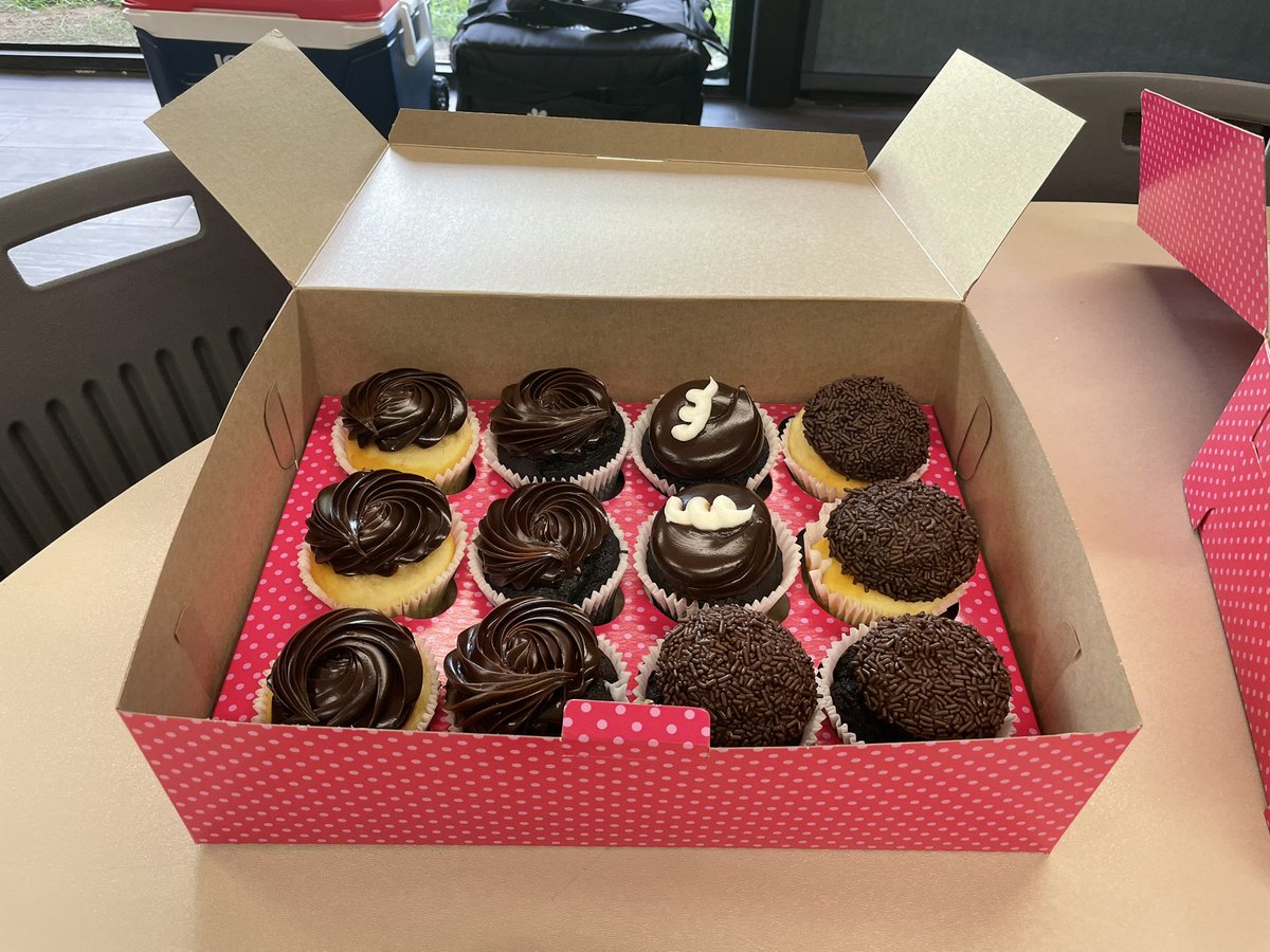 Fort Bend ISD Police Dept (@fbisdpolice) on Twitter photo Thank you to <a href="/Smallcakesop/">Smallcakes Cupcakery and Creamery</a> for donating to our back-to-school department meeting! The cupcakes are artistic and delicious! Thank you to <a href="/Smallcakesop/">Smallcakes Cupcakery and Creamery</a> for donating to our back-to-school department meeting! The cupcakes are artistic and delicious!