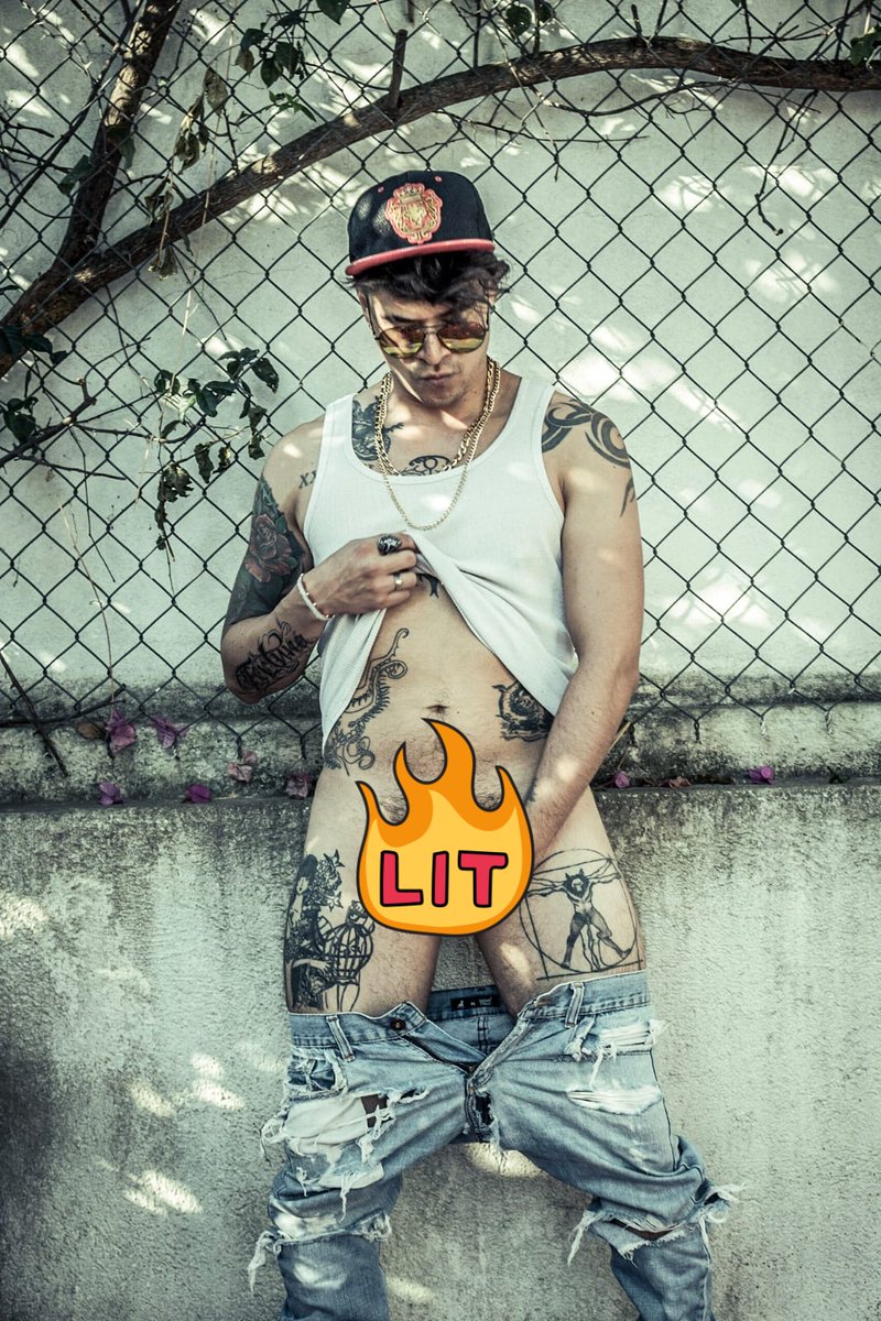 chacal_favorito's tweet photo. Tsssss ¿Quieres verte el arete del 🍆?
#chacalitos #cholo #tatuado #chacalgay #chologay #inkboy #inkgay https://t.co/A0KcjP2mqU