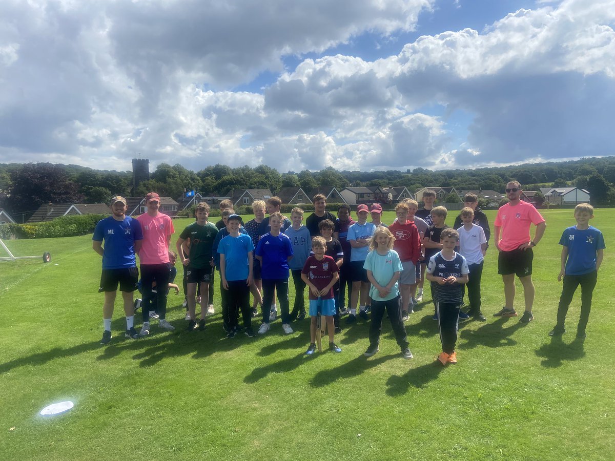 6ersCricket's tweet photo. Half way into our camp @kirkburtoncc 
It is great to have kids from so many different clubs coming together - Hopefully these guys remember the friendships &amp; the cricket for the rest of their lives, that’s what it’s all about 👌🏼🏏 https://t.co/sJemZXNAbf