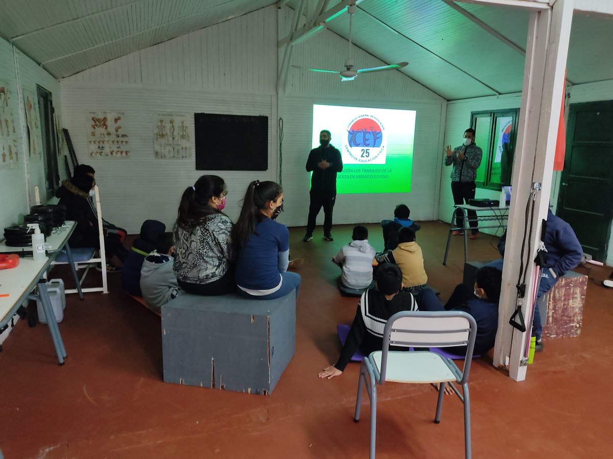CEF25MISIONES's tweet photo. Arrancamos con el "Taller de iniciación del trabajo de la fuerza en edades infanto-juveniles" #CEF25 @HoracioNacke @jalbertogalarza @CGEMisiones @DirEducFIsica @grillo141 @ricardofabianbi @profesudo @chekielon https://t.co/PynwGwvf9t