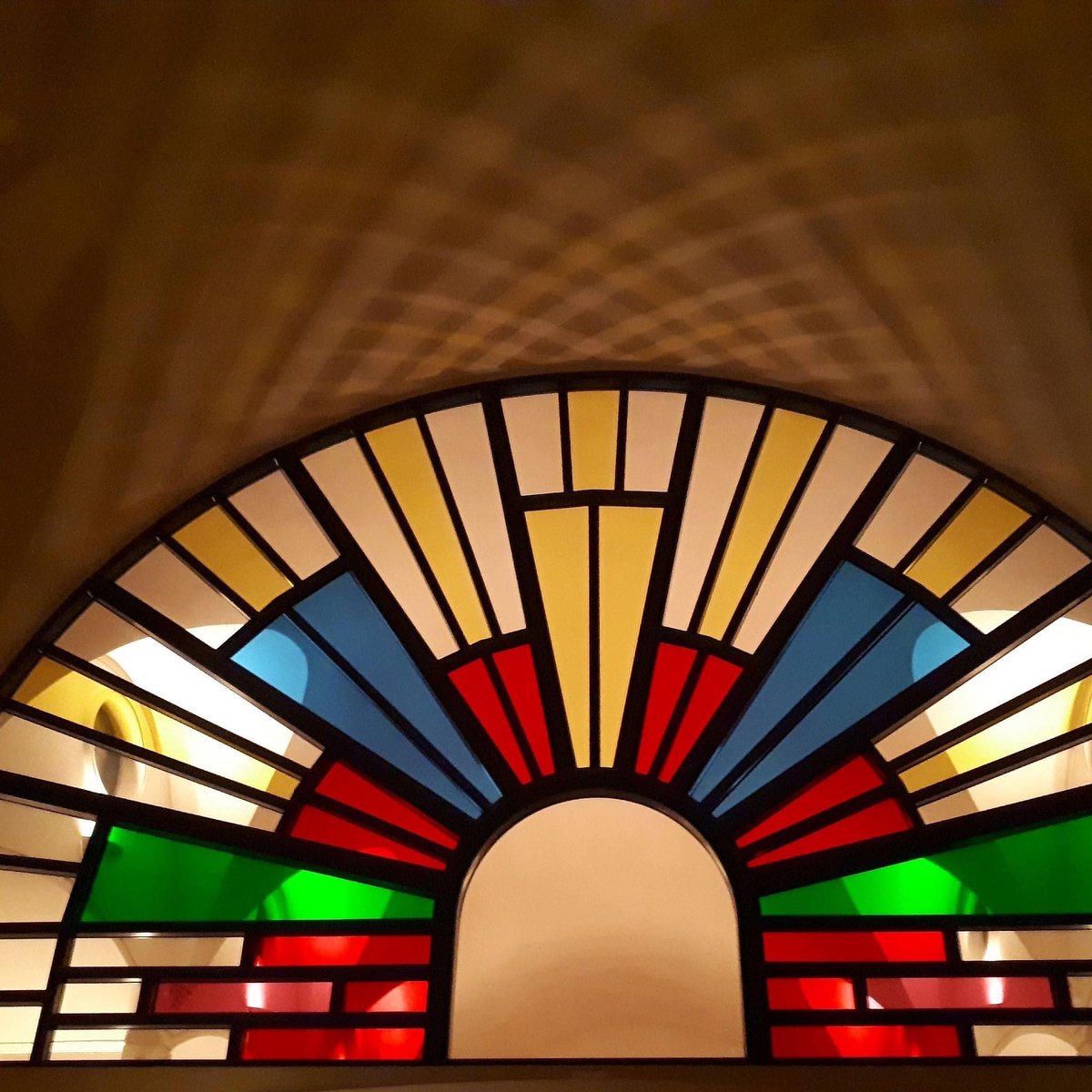 PortseaParish's tweet photo. As we pause and pray at 6pm let us pray for all those students who have received their A level results today - and for any decisions they have to make in the coming days and for those who will advise and support them #Results2021 https://t.co/TPhX3Sw1rc