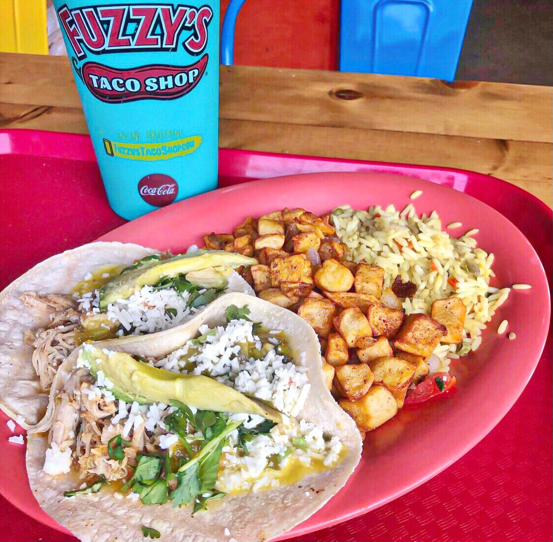 FuzzysMnchstr's tweet photo. YOU MUST TRY our new Hatch Green Chili Taco‼️ Our made-in-house Hatch Green Chile sauce is poured over our spicy pork or shredded chicken with garlic sauce, avocado slices, feta, cilantro on a warm flour tortilla for a limited time only. #tuesdaymotivations https://t.co/Bv34G1PsCs
