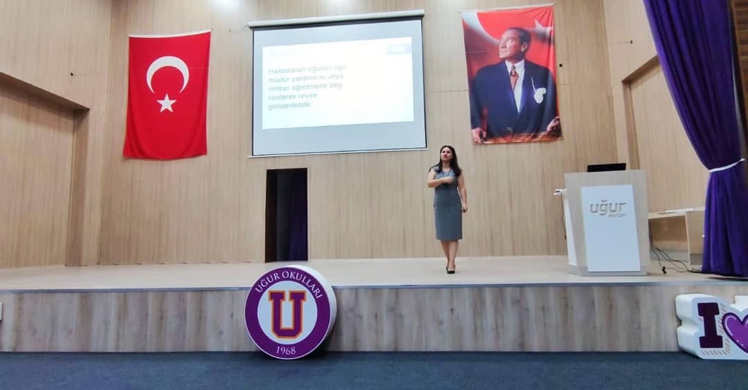 UOCalli's tweet photo. 2021-2022 Eğitim Öğretim Yılı Hizmet İçi Eğitim Programımızda Kampüs Müdürümüz Sn. Hatice Şenverdi "Genel Okul İşleyişi" ve "Yeni Projeler ve Uygulamalar" hakkında öğretmenlerimizi bilgilendirdi.

#UğurluOlmak
#EğitimdeUğur https://t.co/9oAsi4ZD1d