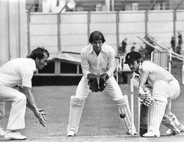 Summer_of_1981's tweet photo. #otd #summerof81 #schweppescc
Play’s over at Derby, and #DerbysCCC are in trouble at 45-4. Taylor bowled Wood with the first ball of the innings, and had Wright caught behind a few balls later. Kirsten made a brisk 25 but fell just before the close. https://t.co/cySb0klR7m