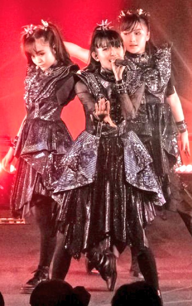 Tamanewtownmetal 本日 8月11日は チームbabymetalの 一員で 振付師の Mikiko先生の 何と ヨンヨン歳の お誕生日だそうです 女性だから正式年齢は内緒 どこまで ベビーメタルに 絡んでくれることやら 嬉しい 限りです Babymetal Mikiko Tamanewtownmetal 本日 8月11日は チームbabymetalの 一員で 振付師の Mikiko先生の 何と ヨンヨン歳の お誕生日だそうです 女性だから正式年齢は内緒 どこまで ベビーメタルに 絡んでくれることやら 嬉しい 限りです Babymetal Mikiko