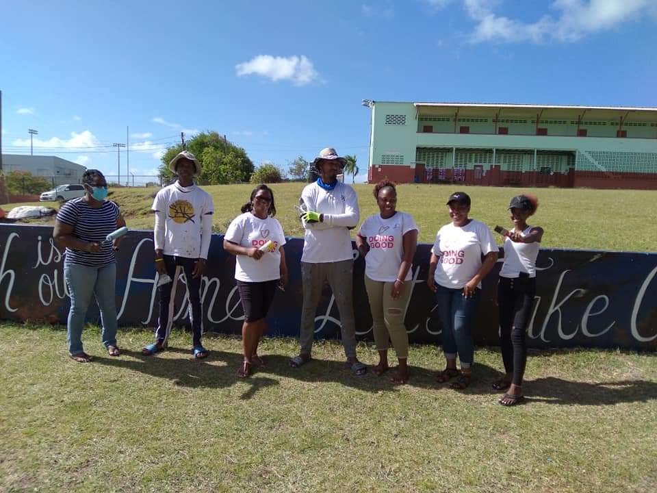 GoodDeedsDay's tweet photo. π Good News from St. Lucia! π
A group of all ages gathered to beautify their local school.
β Trash was cleaned
β Murals were painted
β Fun was had
β Good was done
Thanks to our amazing partners Do-nation Foundation for all of their #DoingGoodYearRound π https://t.co/bYZc9yIViA