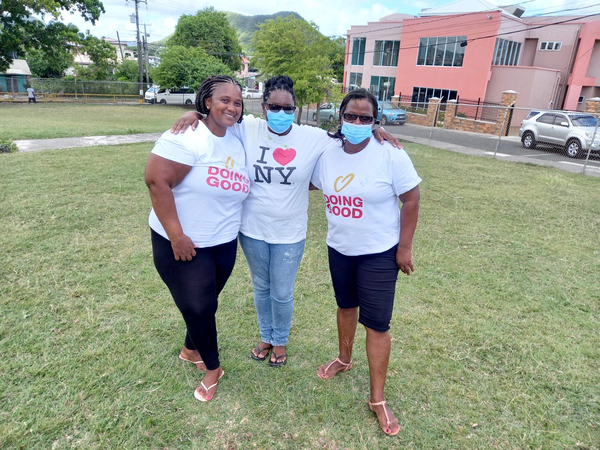 GoodDeedsDay's tweet photo. π Good News from St. Lucia! π
A group of all ages gathered to beautify their local school.
β Trash was cleaned
β Murals were painted
β Fun was had
β Good was done
Thanks to our amazing partners Do-nation Foundation for all of their #DoingGoodYearRound π https://t.co/bYZc9yIViA