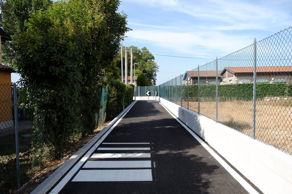 comunevenezia's tweet photo. #Mobilità | #PisteCiclabili 🚴‍♂️

Inaugurato oggi un nuovo tratto di ciclabile di 266 metri che si innesta su percorsi esistenti e va a migliorare la mobilità green lungo la Strada Regionale 11.

▶️ https://t.co/Z2FnORxuJk https://t.co/0fgn6Tesun