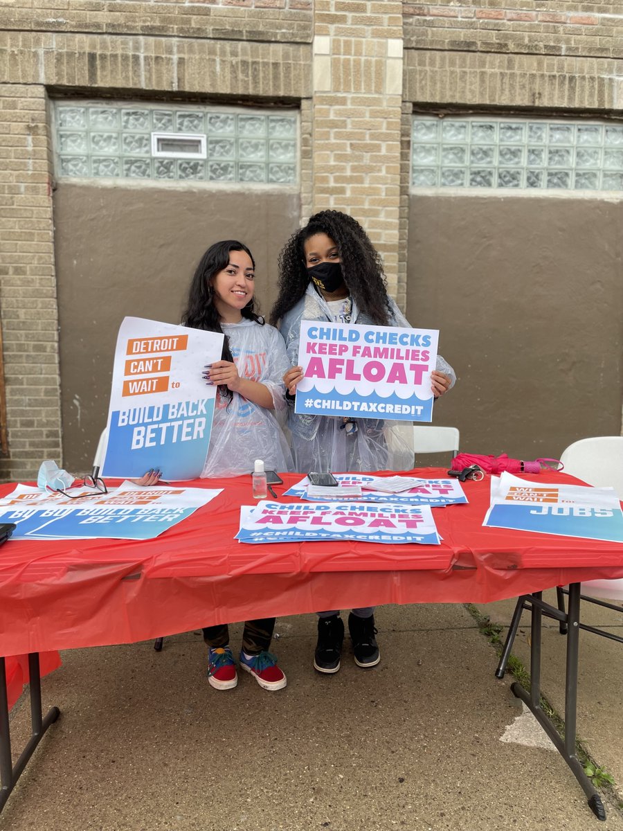 Detroit_Action's tweet photo. Michigan needs #RealRecoveryNow, which means we need @SenGaryPeters & @SenStabenow to make sure infrastructure package includes investments in #care, #water, and #climate. #BuildBackBetter https://t.co/PCtbLkiVT7