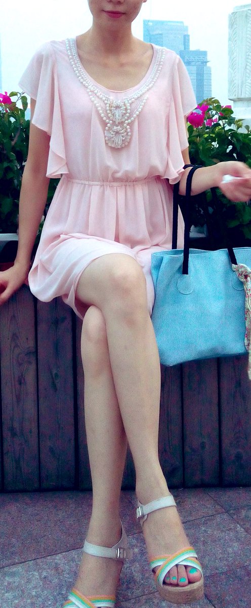 payshand1's tweet photo. 夫人几年前的照片了 https://t.co/PNKyEFsxKF