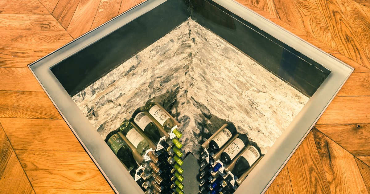 𝐖𝐢𝐧𝐞 𝐚𝐧𝐲𝐨𝐧𝐞? Wine is the vessel of history; capturing a sense of place, time and feeling 🍷 🍇 Catch a glimpse of our stunning wine cellar through the glass window in the restaurant. #ThreeEagles #WineCellar #TakeAPeek