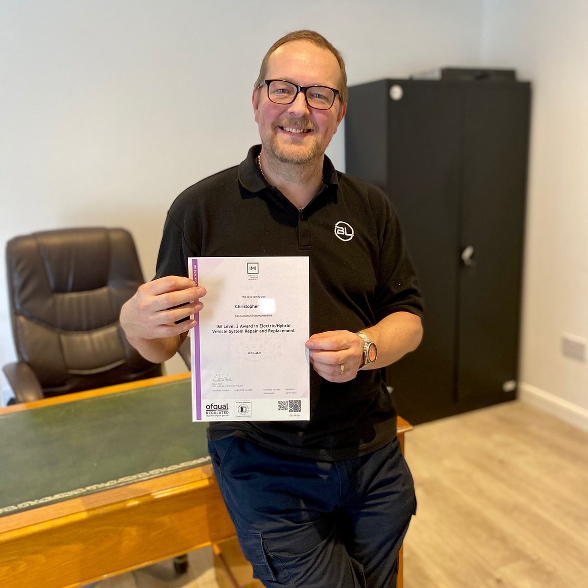 Well done to our amazing mechanical engineer Chris who has recently completed his IMI Level 2,3 and 4 electric and hybrid vehicle course! 
Chris thoroughly enjoyed the course and is now ready to get his hands a little less dirty! <a href="/The_IMI/">IMI</a> 
#blacklinecc #imi #ev #ElectricVehicle