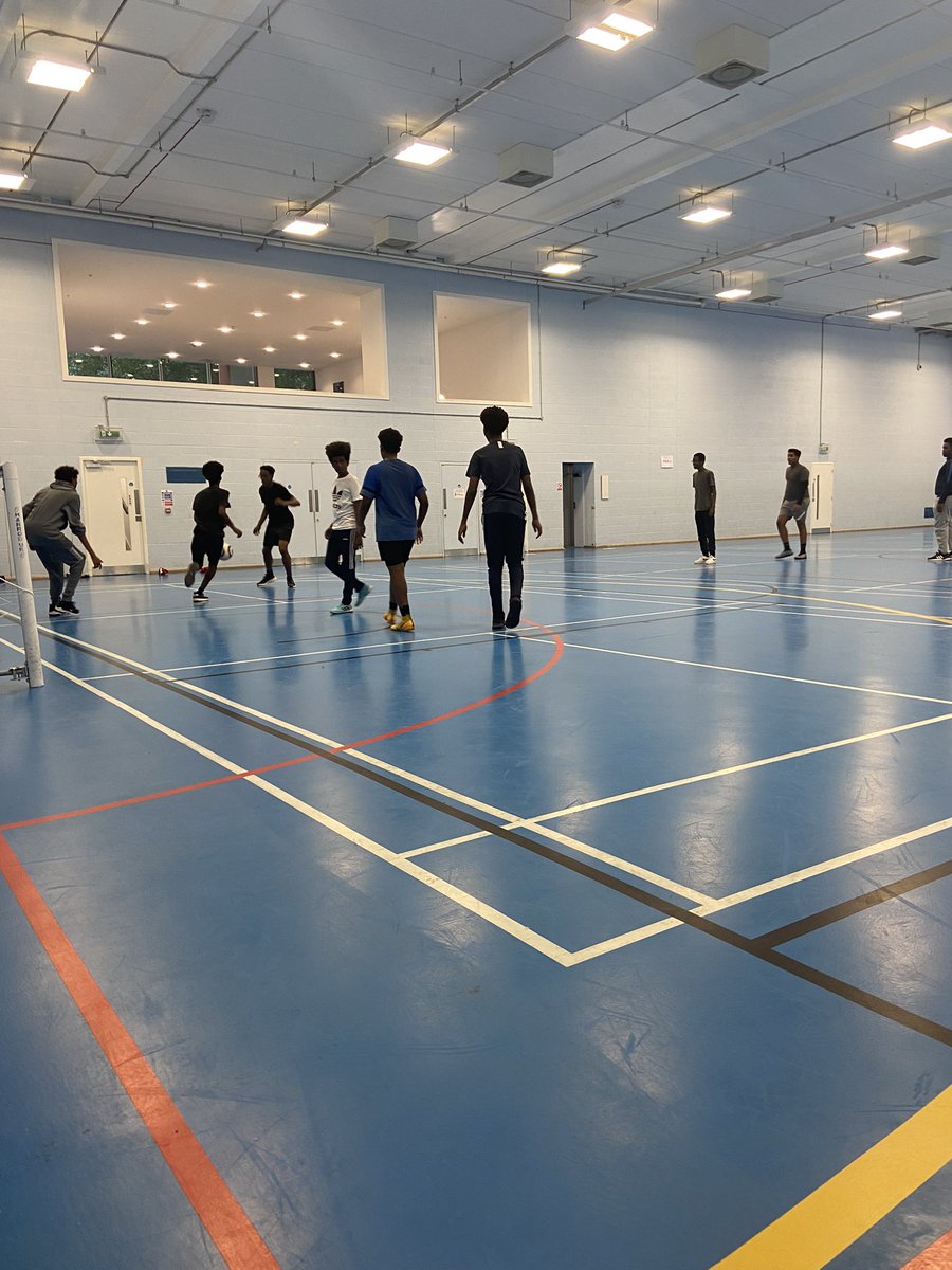 CYProjectLDN's tweet photo. Kicking ball at Handyside @kingscrossN1C @LottoGoodCauses #CYPfootballl #CYPyouthled https://t.co/eKwcPC0Ij0