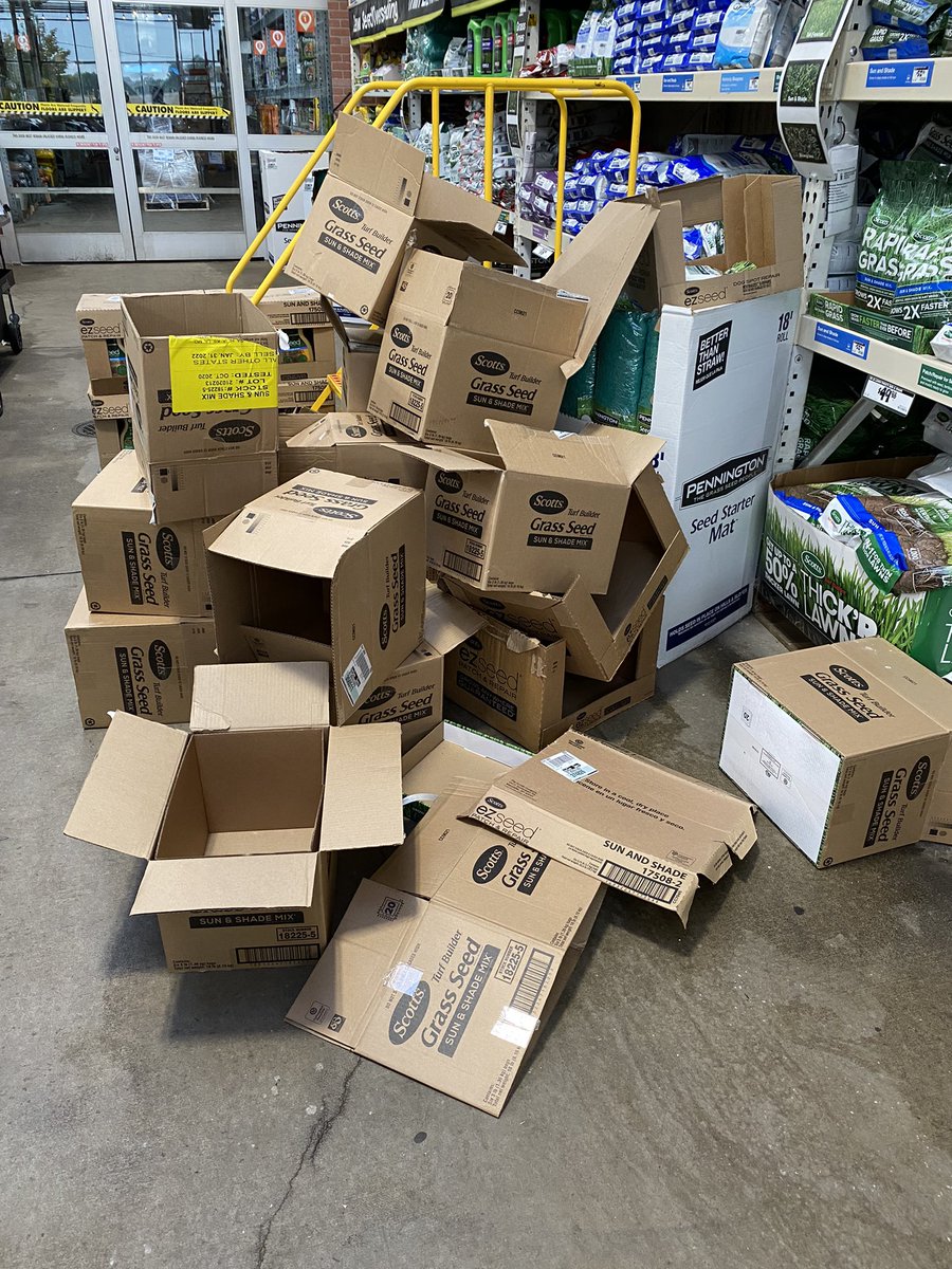 Power pack down in grass seed this morning! <a href="/TheSuzetteJ/">Suzette Johnson</a> <a href="/gopher006/">Anthony Pacheco</a> <a href="/AngieSuePet1/">Angela Peterson</a> @cprokofieff1212 #THD2802