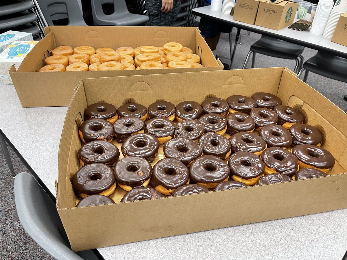 MaplebrookPto's tweet photo. Happy first day of school MBE family! Thank you to @HEB for providing donuts for our BooHoo Yahoo Breakfast! And thank you to everyone that stopped by!
#maplebrookPTO #HumbleISD https://t.co/03ud1xFlgx