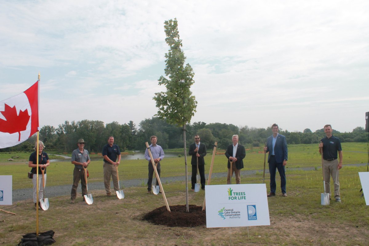 We had a great event today with <a href="/TurnbullWhitby/">Ryan Turnbull 🇨🇦🇺🇦</a> representing <a href="/NRCan/">Natural Resources</a>, @CLOCA1, and <a href="/RegionofDurham/">Region of Durham</a> to announce our partnership &amp; plant our first tree at Lynde Shores Conservation Area. This year, 3,500 trees will be planted at this site. Thank you to all of our sponsors!