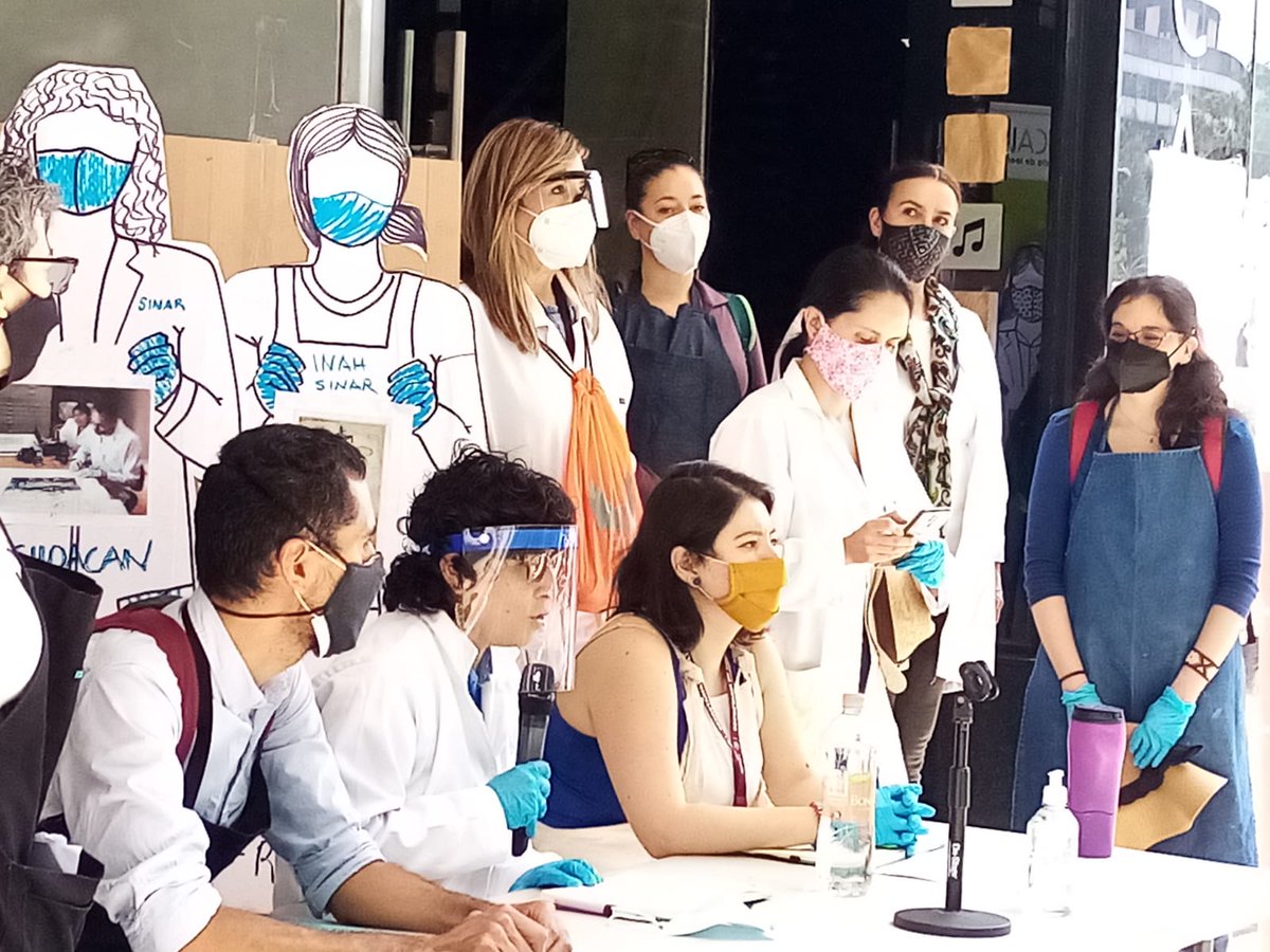 INAH_SINAR's tweet photo. Restauradores del SINAR nos manifestamos afuera de las instalaciones de la #SECUL ante la discriminación de la que somos objeto por parte de las autoridades del #INAH, que ponen en riesgo la conservación del patrimonio cultural
@alefrausto @julioastillero @El_Universal_Mx https://t.co/ePsbed46RQ