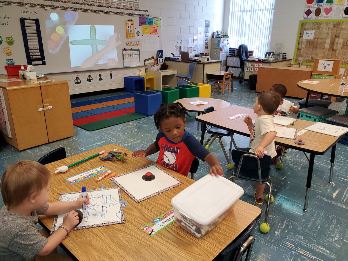 mandi_dial's tweet photo. We love practicing our beginning writing skills with @TheTVTeacher. #PreschoolLearningHCS @erinsears79 @WCE_HCS @ShandraSupports https://t.co/eQ1Kc19BoE
