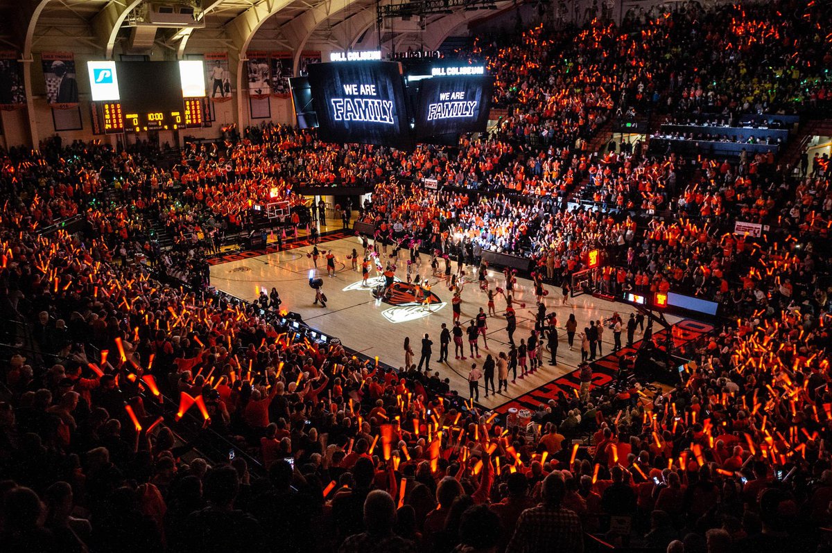 Thankful to receive an offer from Oregon State University! Thank you to Coach Tinkle, Coach Rupp, and Staff! #GoBeavs @LNHoopsOx <a href="/PulleyHoops/">Howard Pulley Basketball</a>