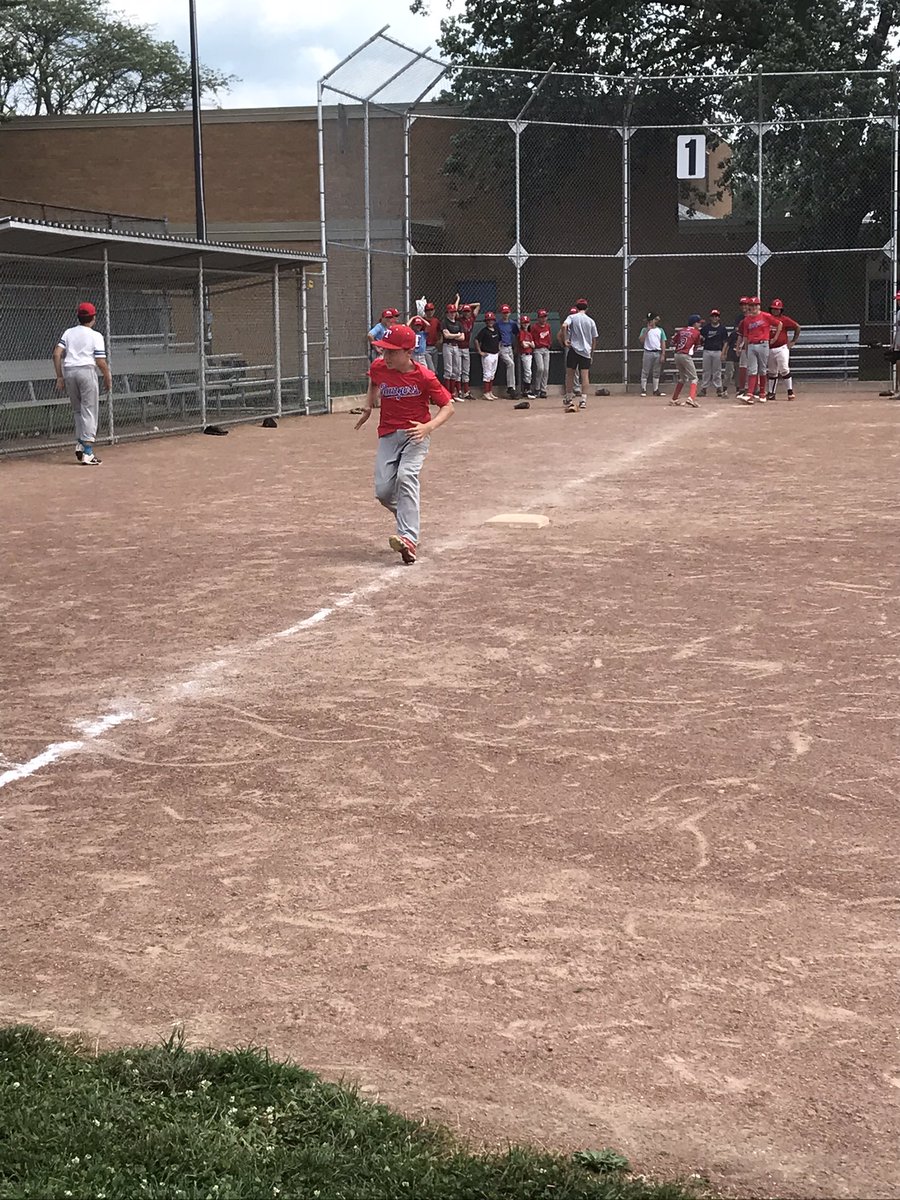 UncleJacksBase1's tweet photo. A little base running to end a perfect day 1 here in Tecumseh! https://t.co/7W8Ulbztii