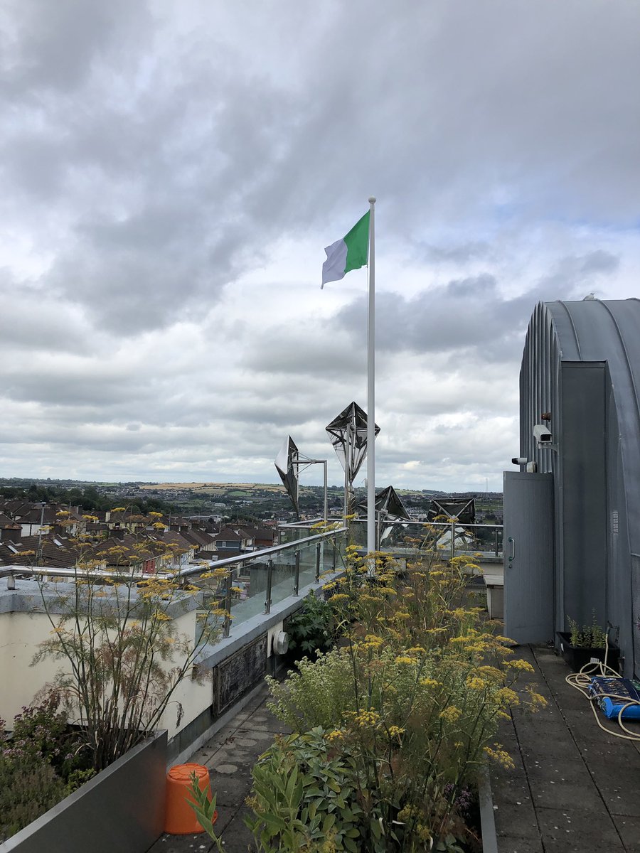 CDYS_TheHut's tweet photo. #Flagupdate Down came the pride 🏳️🌈flag and up goes the @GAA_StVincents to celebrate the recent win. The @OfficialCorkGAA is next for the upcoming all Ireland finals!
@ScoilPadrePio @gurrancu @Parochial_Hall @ActiveNorthside @northmoncbs @gcmhuireag https://t.co/PmyeObMsnd
