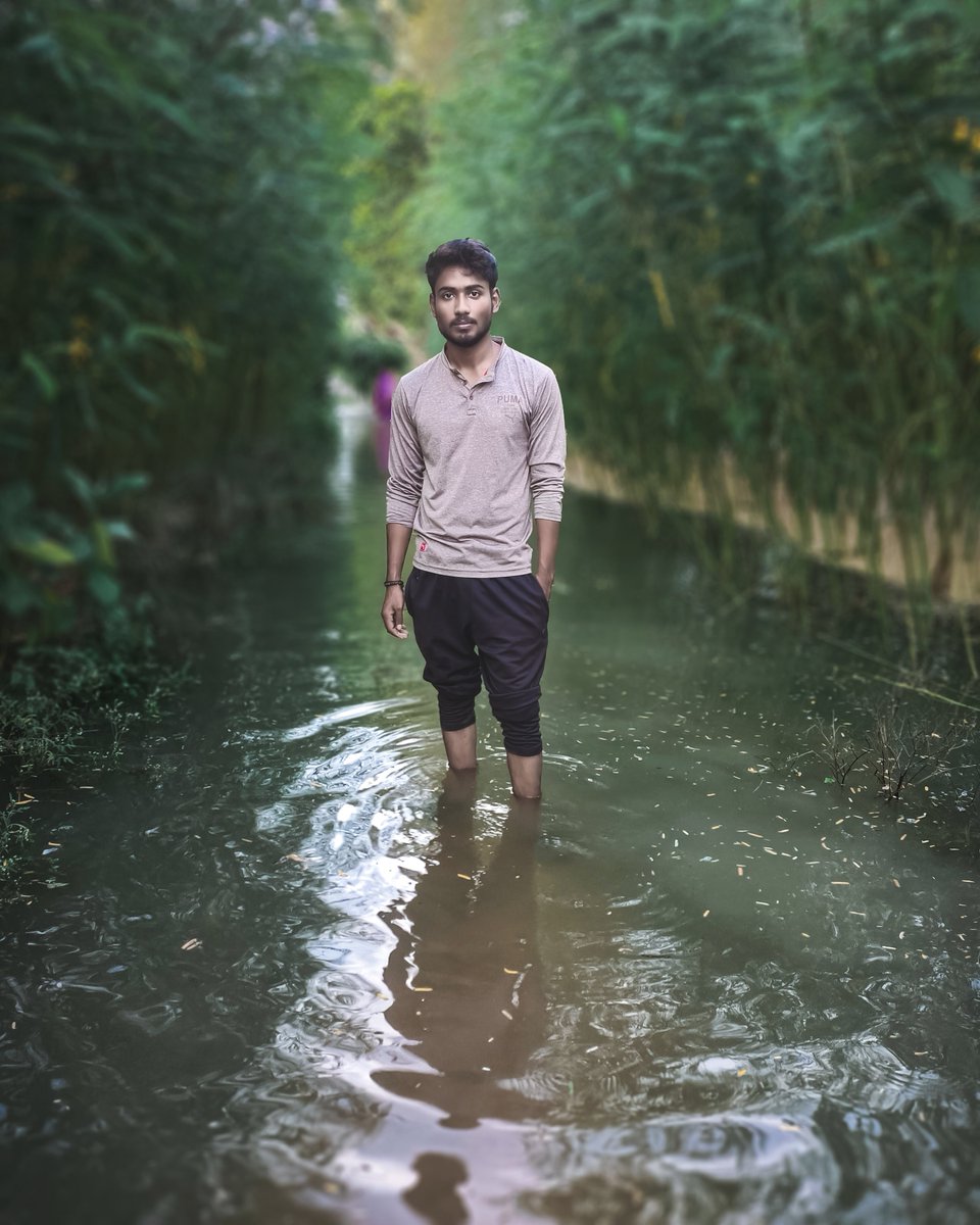 vish_theVish's tweet photo. Spend your time on those who love you unconditionally. Don't waste it on those that only love you when the conditions are right for them.

#the_Vish

#water #greenway #riveroverflow #rainyday #portrait #quote https://t.co/LBsMxBHamu