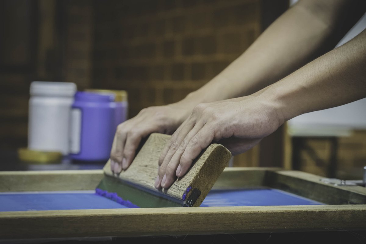 ScreenRemesh's tweet image. If you have old or torn mesh screens, Urgent Screen Re-mesh will seamlessly restore them to original condition. #MeshScreens #Restretching #MeshScreens bit.ly/3v1SdVN