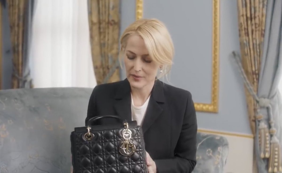 CodenamePegasus's tweet photo. Items in Gillian Anderson’s Dior purse:

1. Lady Dior By Maria Grazia Chiuri
2. Grenade Peanut Nutter Protein Bar
3. Rose Montaigne Dior Lipstick
4. This works Stress Check Breathe in
5. Cowshed Hand Sanitizer
6. Colgate Toothpaste
7. Tipex Pen

#GillianAnderson #Dior https://t.co/nD2i8eQuaZ
