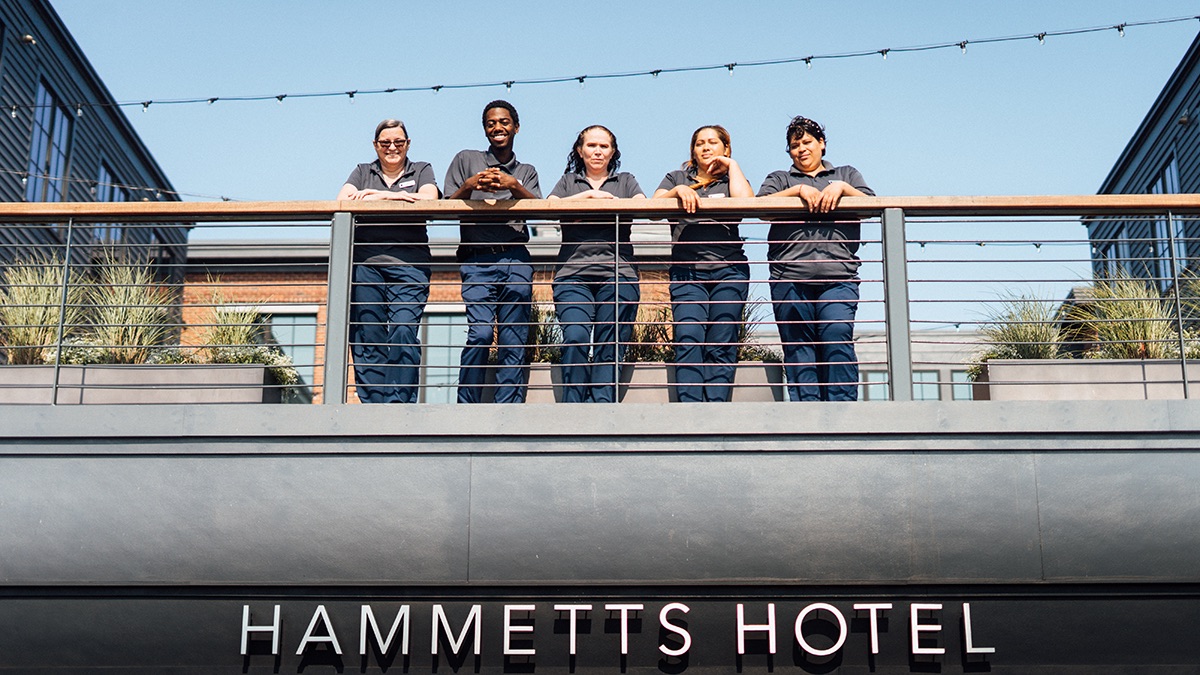Warm and friendly—and the hardest working around— thank you to our housekeeping staff for keeping us at our best💙 #homeathammetts

#newportri #hotel