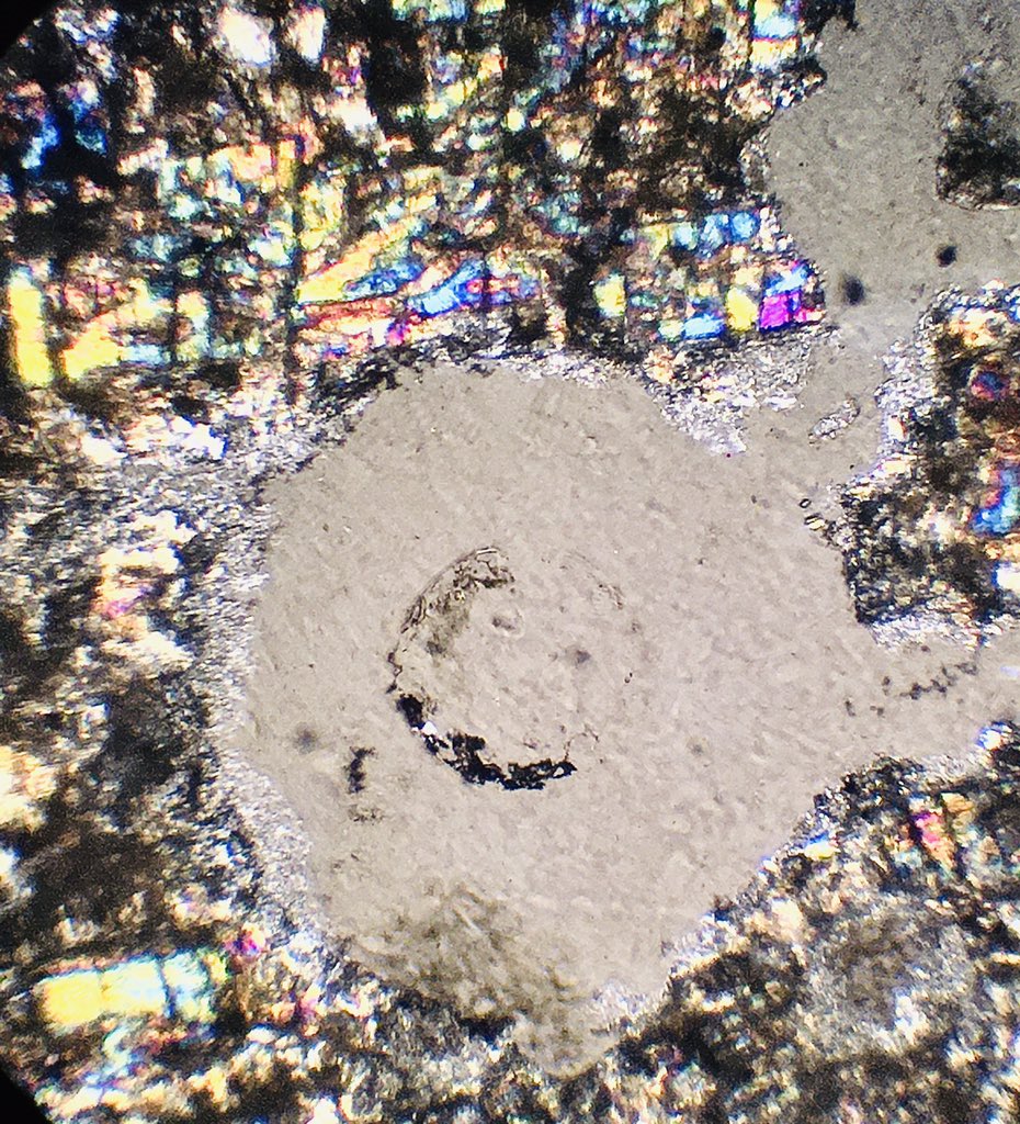 PavelCrater's tweet image. Lunar world..
#meteoritecollection #lunarspherules #glassbead #space #lunarhighlands #lunarpyroclasticglass #glassspherule #lunarmeteorite #meteorite #moonrock  #raremeteorite #polarisedimage #thinsection #lunarsoil #lunarglassspherules #spherule #spacedevelopmentfund #moon