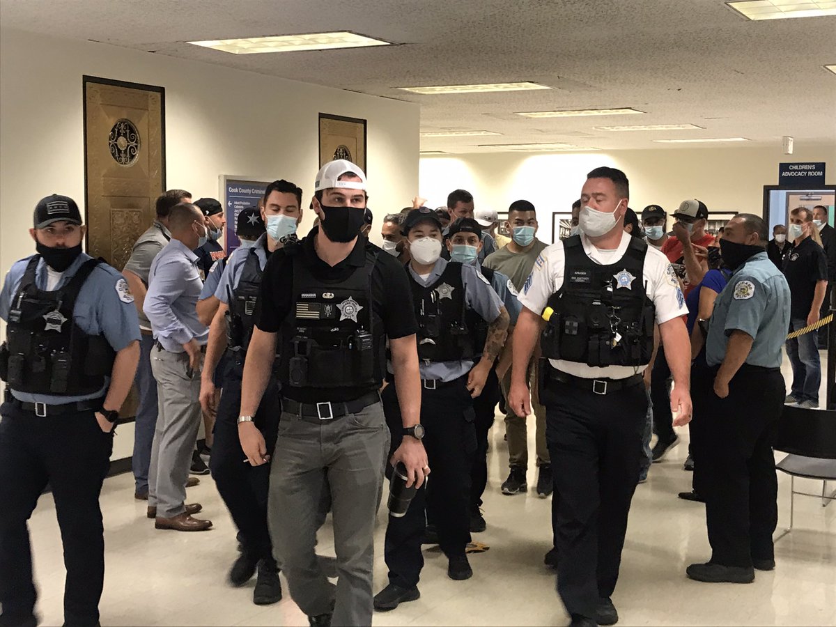 TAhern_'s tweet photo. Today, dozens of broken hearted yet dedicated #ChicagoPolice Officers from across the city attended bond court for the offenders charged in the murder of PO Ella French. (EOW: 7-Aug-21). Both were given NO BOND. #LODD #NeverForget https://t.co/5eRLFHNB2R