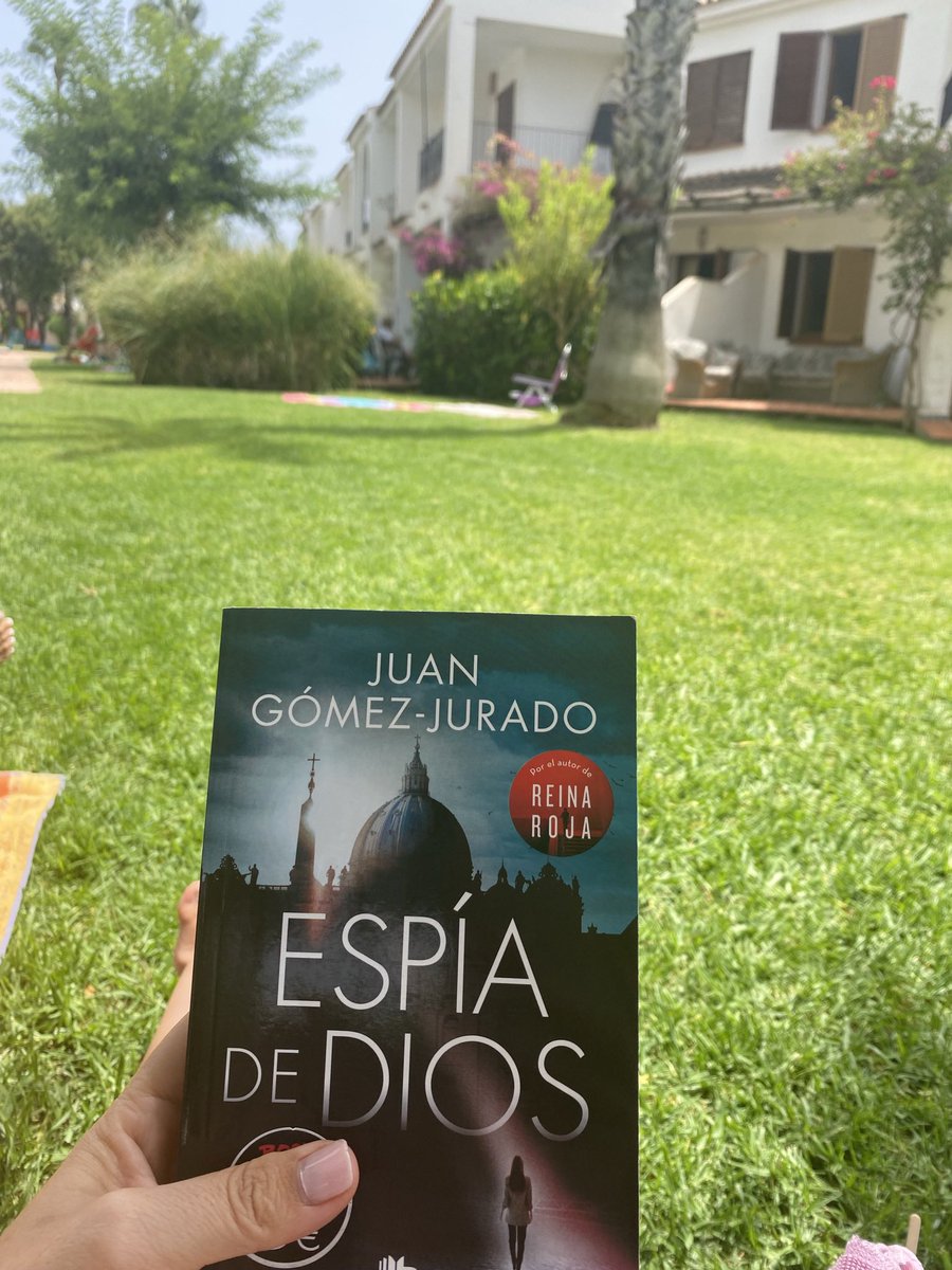 serranosonia69's tweet photo. Espectacular, como siempre @JuanGomezJurado 👏🏻👌🏼Me ha tenido enganchada de principio a fin 😳  #espíadedios https://t.co/6ocUEDPJ4F