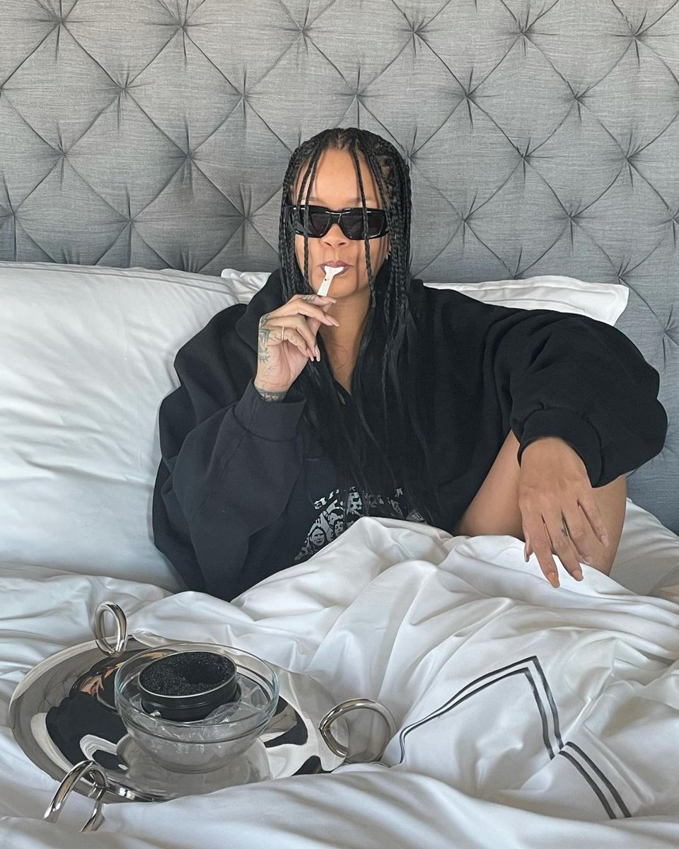 how I woke up after #FENTYPARFUM sold out this morning!!! 