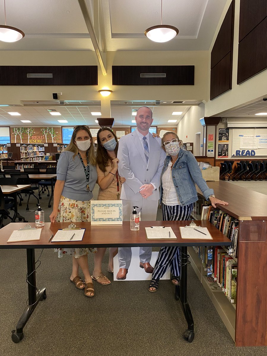Your @dvhswildcats library is open abs ready! Even cutout Mr. Powell is here to greet you! ❤️ <a href="/SRVUSD1/">SRVUSD</a> #srvlibrarylove