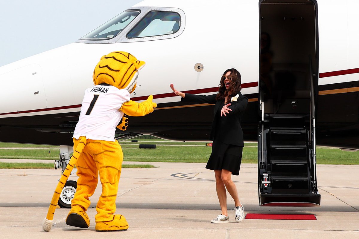 MizzouAthletics's tweet photo. 📍 Columbia, Mo.

Welcome to Mizzou, @DRFrancois1‼️  

#MIZ🐯 https://t.co/0NgHorzaNU