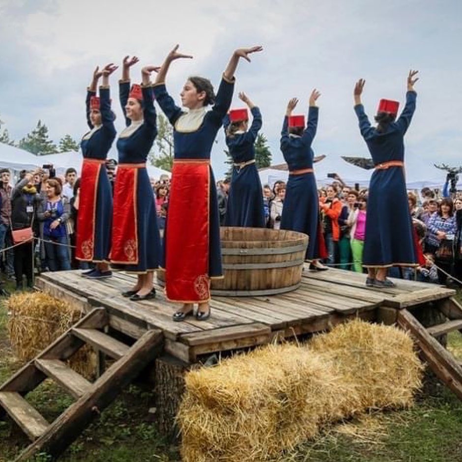 PeopleOfAr's tweet photo. Happy #Navasard !
Today marks Navasard, an ancient Armenian new year festival. August 11 is the first day of the new year according to the ancient Armenian calendar and a festival commemorating Hayk’s victory over the Babylonian tyrant Bel, thus establishing the Armenian nation https://t.co/TLMUGuXtve