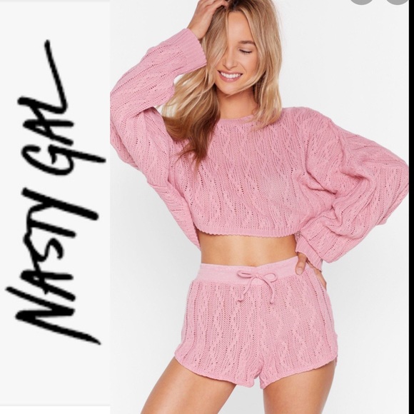 EsashayMs's tweet photo. So good I had to share! Check out all the items I'm loving on @Poshmarkapp #poshmark #fashion #style #shopmycloset #nastygal: https://t.co/7yeb4Ndzkc https://t.co/M5iFeEuWEz