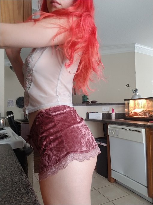 Watch 🦂🖤squirt goddess🖤🦂's leaked NSFW photo on TwXstars