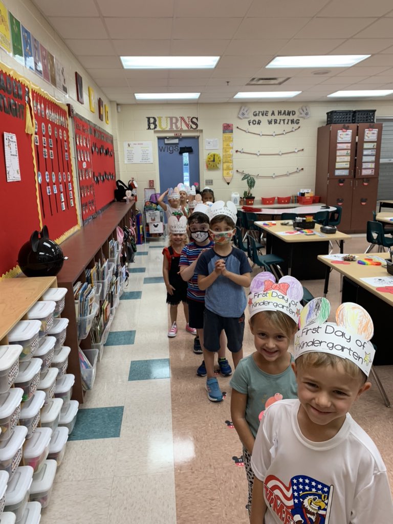 It was an awesome and busy first day! Mrs.Burns' kindergarten kings and queens went on a school tour to hunt for Pete the Cat! We never found him but had a blast visiting with the principals! Kindergarten rocks in their school shoes! <a href="/VMEPatriots/">Veterans Memorial Elementary</a> <a href="/VMEKinderKids/">💙🇺🇸❤️VME Kinder Kids❤️🇺🇸💙</a> @ <a href="/collierschools/">Collier County Public Schools</a>